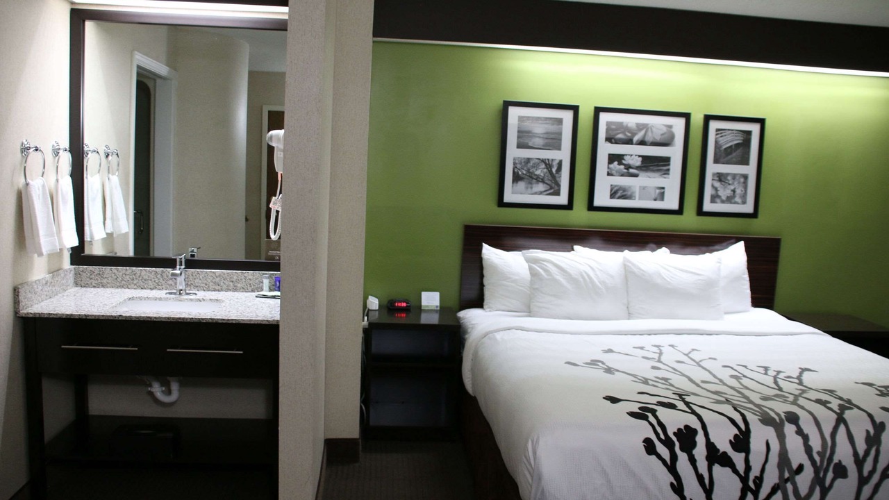 Photo of Bedroom in Lake Bluff