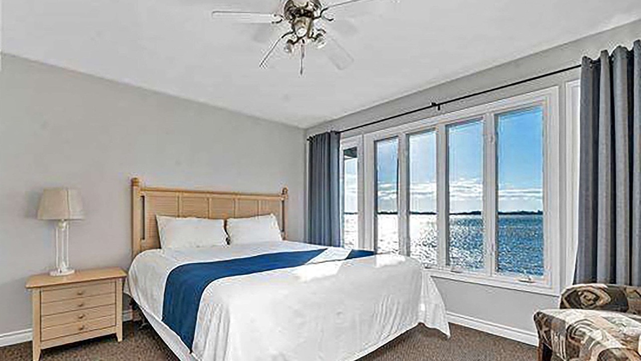 Photo of Bedroom in West Lake