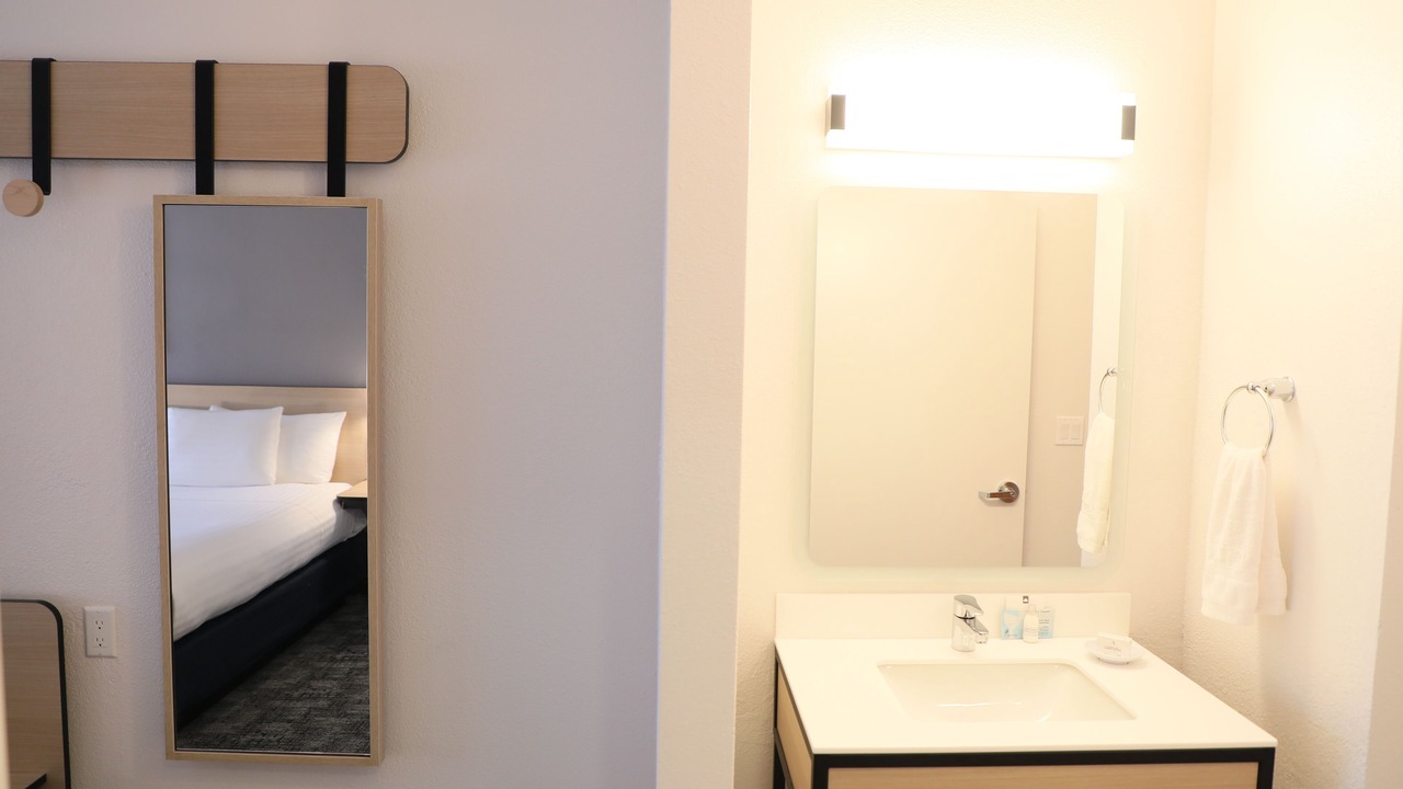 Photo of Bedroom in Old Mountain View