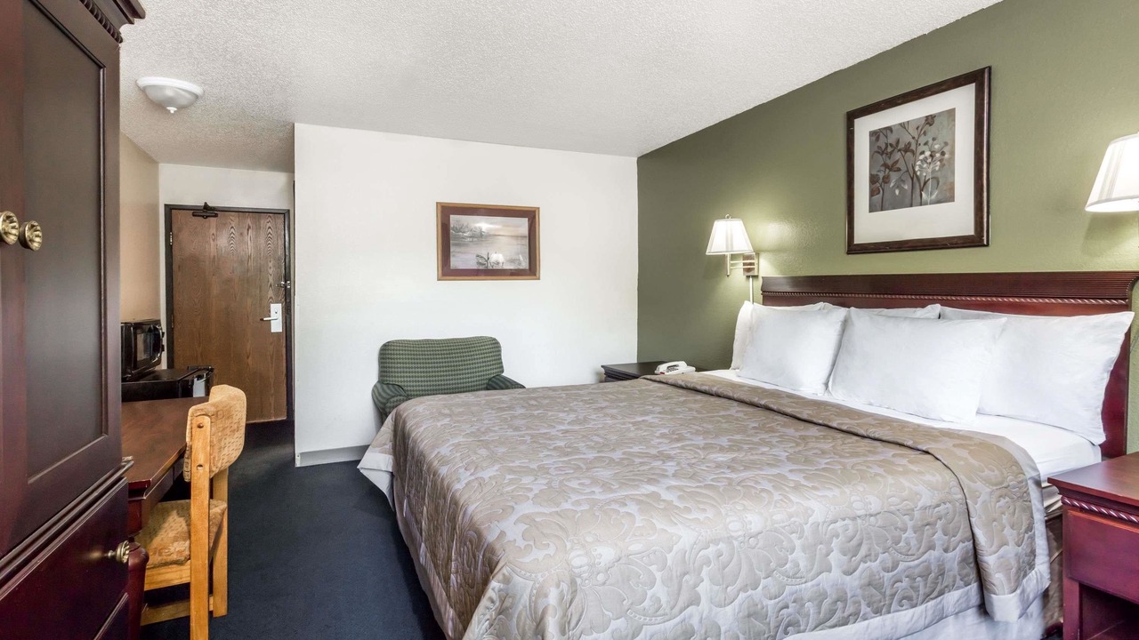 Photo of Bedroom in Downtown