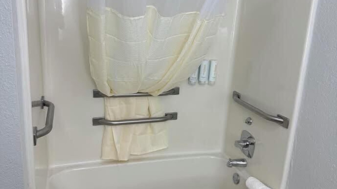Photo of Bathroom in Muskogee