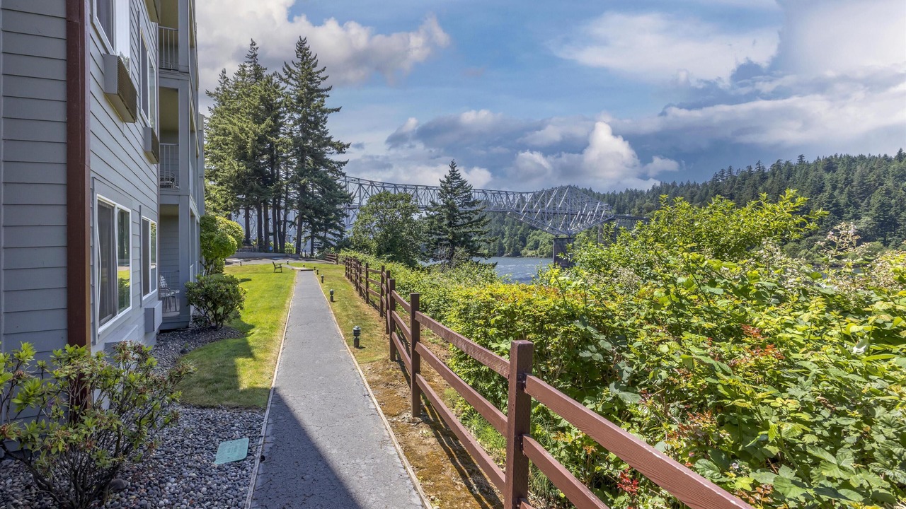 Photo of Bedroom in Cascade Locks