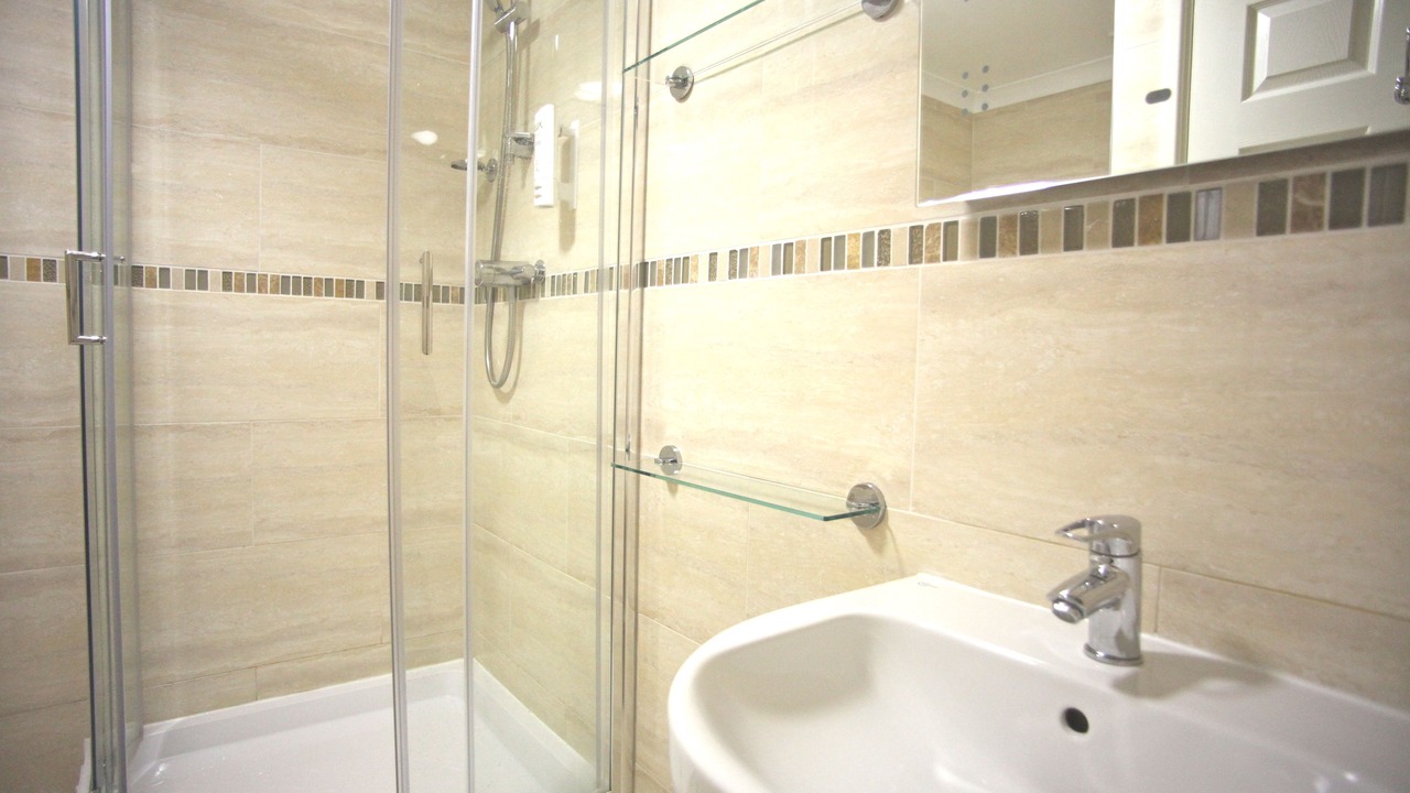 Photo of Bathroom in Lostwithiel