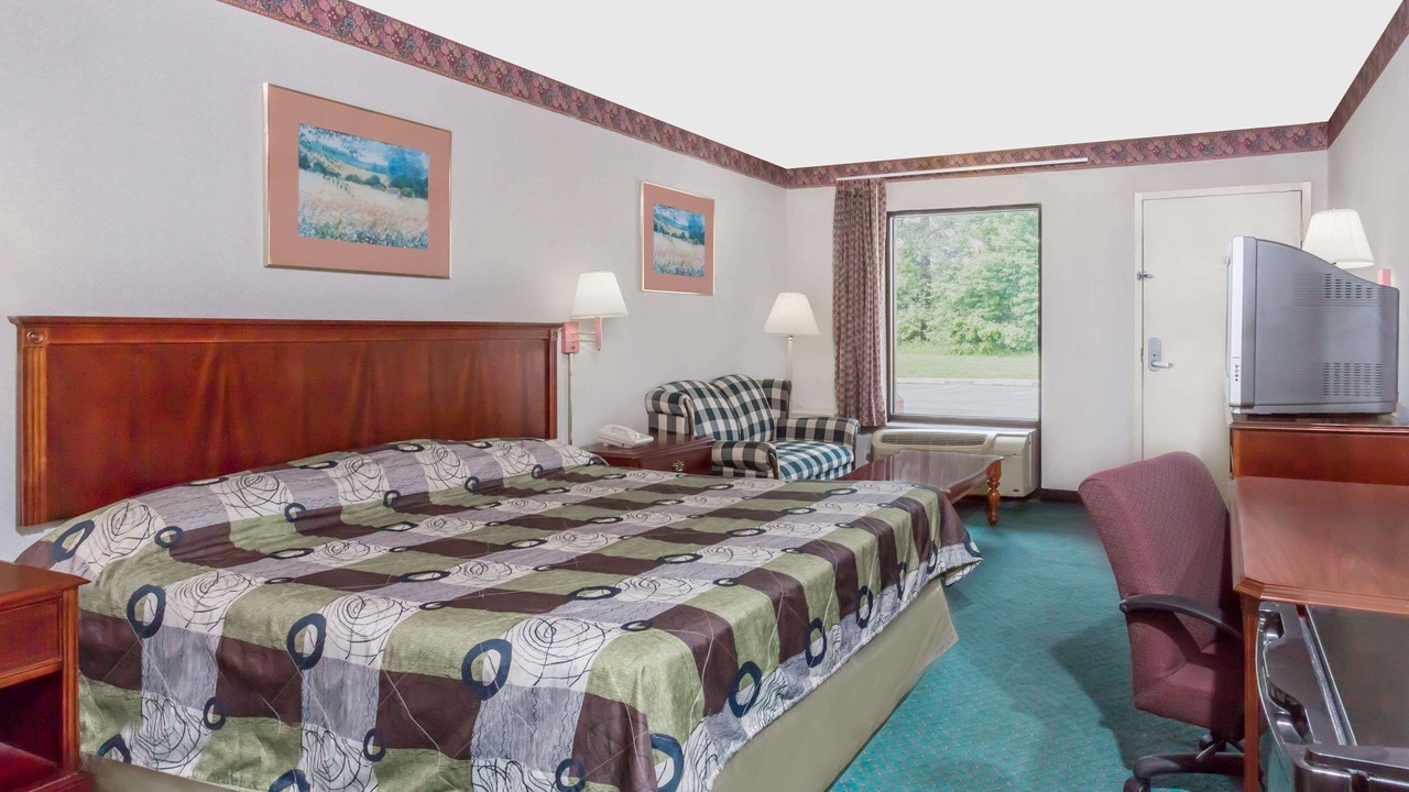 Photo of Bedroom in Ruther Glen