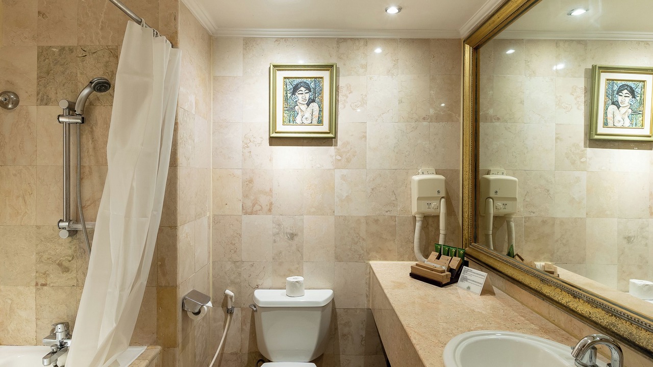 Photo of Bathroom in Kartika Plaza