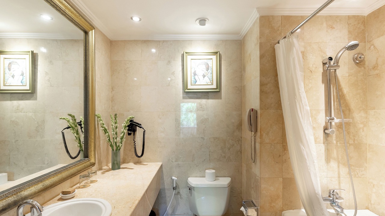 Photo of Bathroom in Kartika Plaza