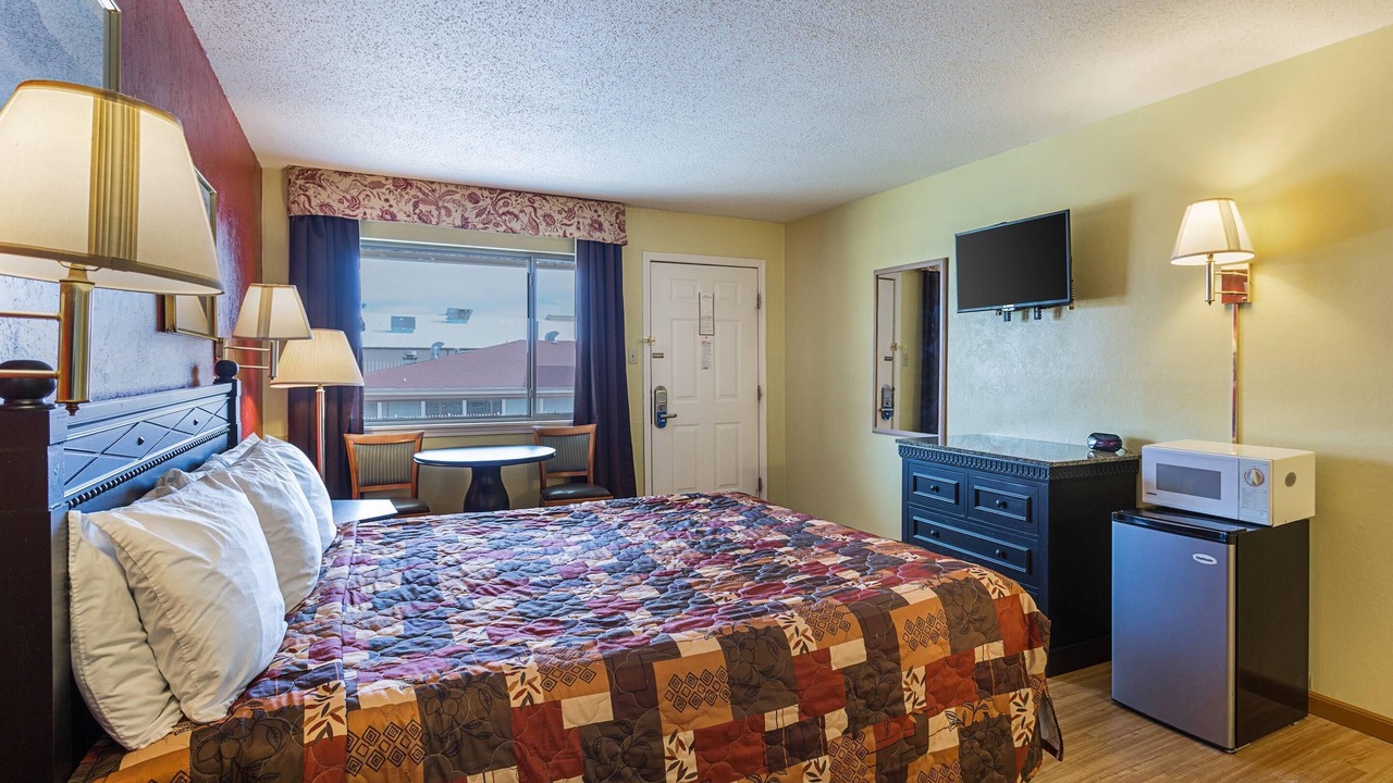 Photo of Bedroom in Roswell