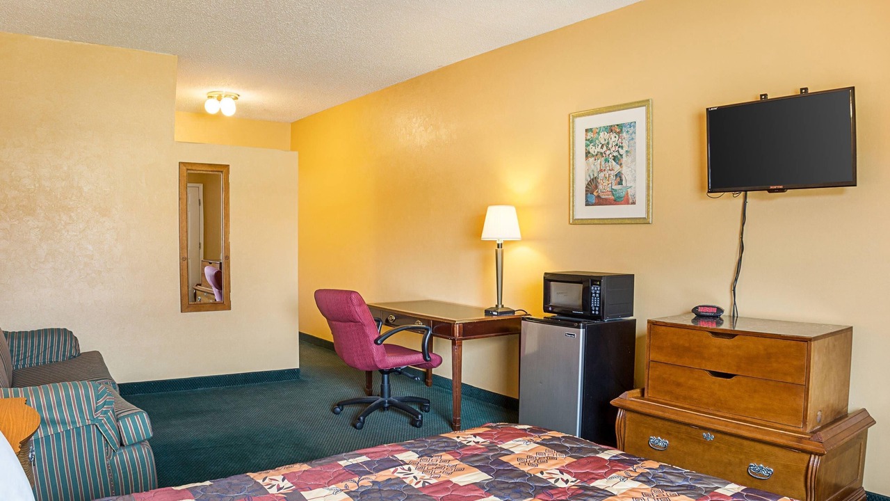 Photo of Bedroom in Roswell