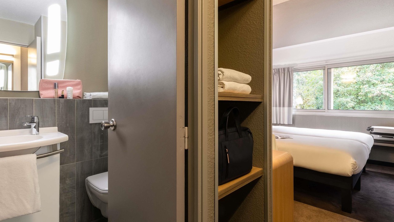Photo of Bedroom in Jouy-en-Josas