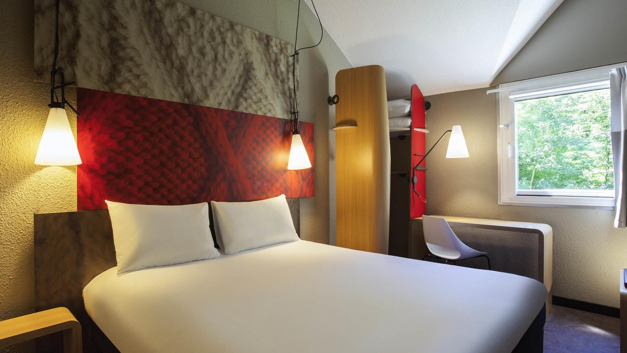 Photo of Bedroom in Jouy-en-Josas