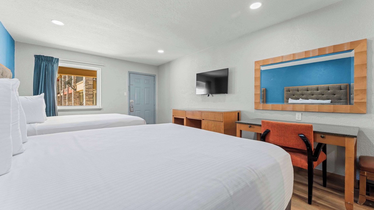 Photo of Bedroom in Sealy