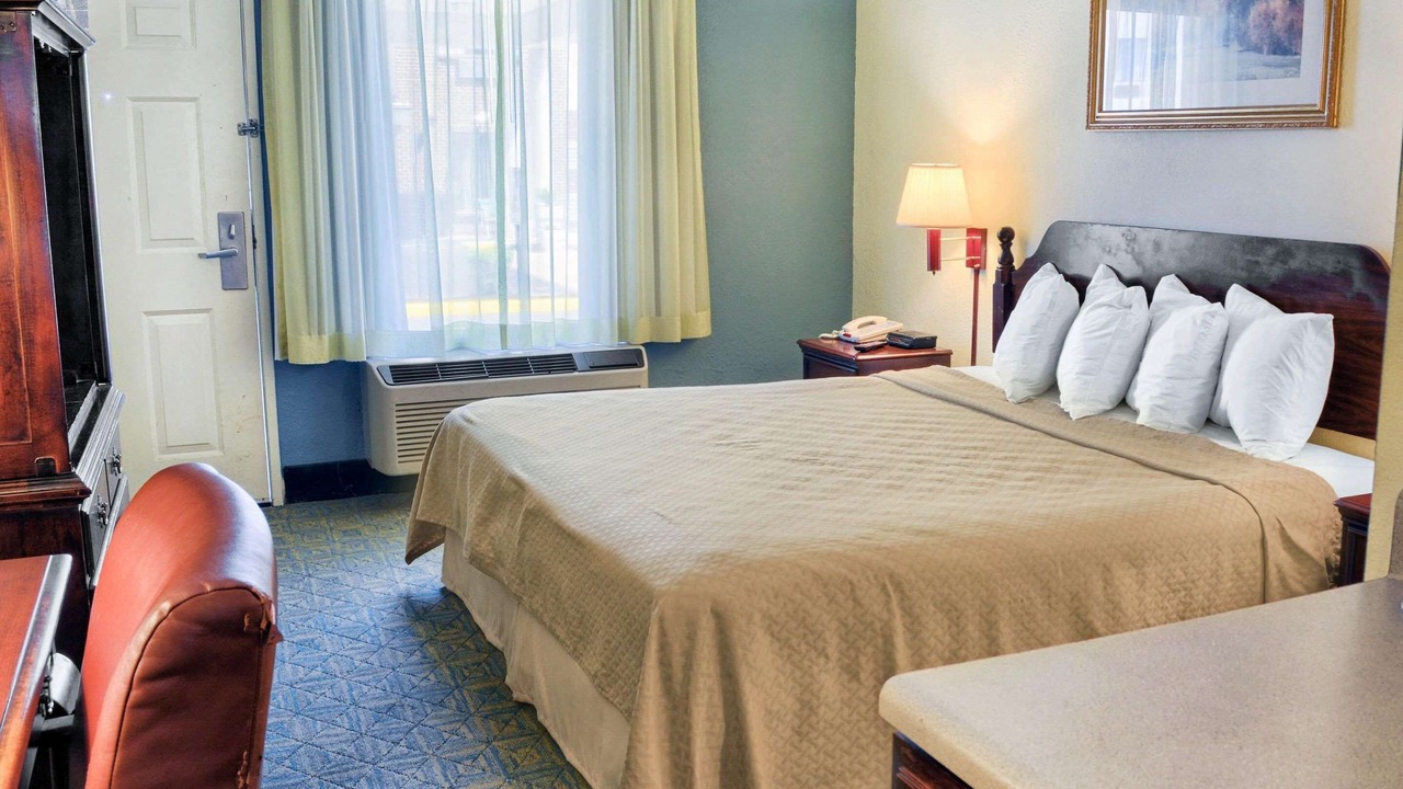 Photo of Bedroom in Thornburg