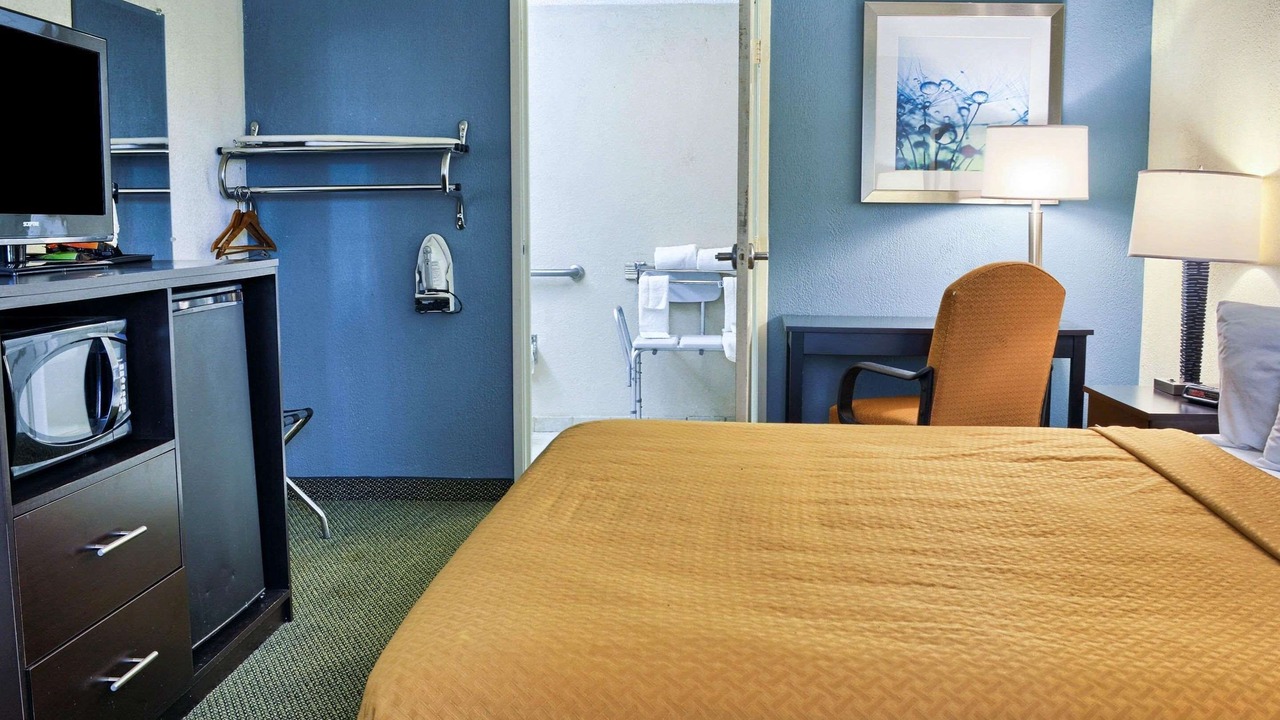 Photo of Bedroom in Thornburg