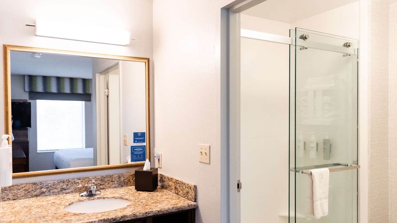 Photo of Bathroom in Scottsbluff