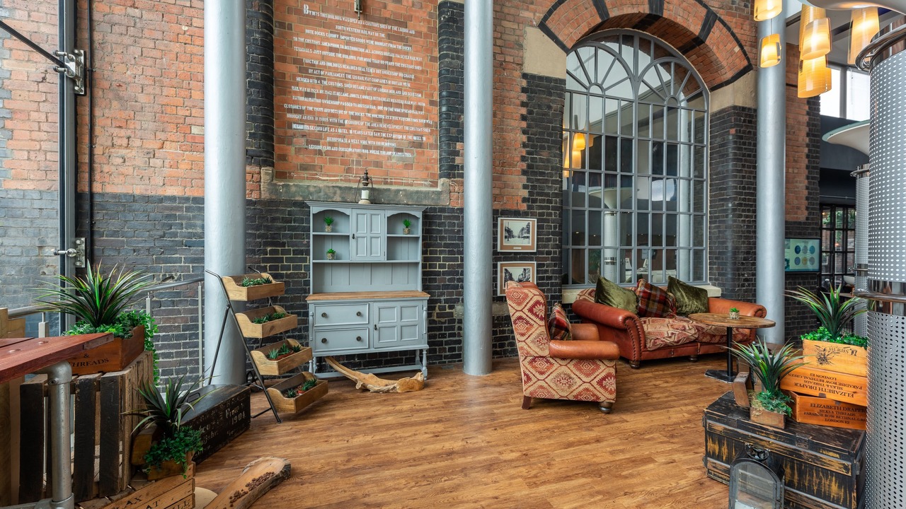 Photo of Others in Atlantic Wharf