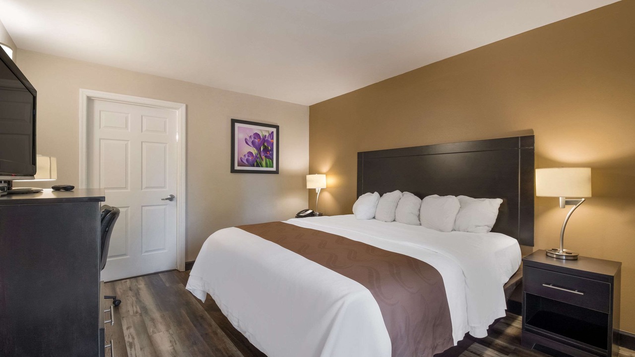 Photo of Bedroom in Decherd