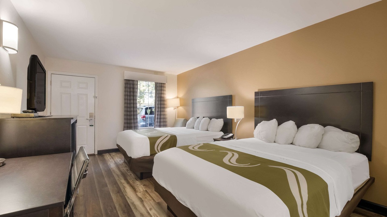 Photo of Bedroom in Decherd