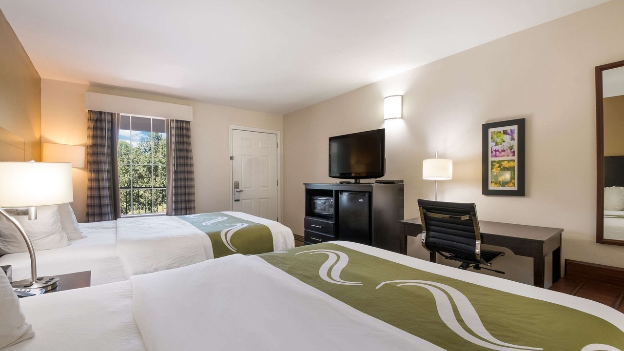 Photo of Bedroom in Decherd