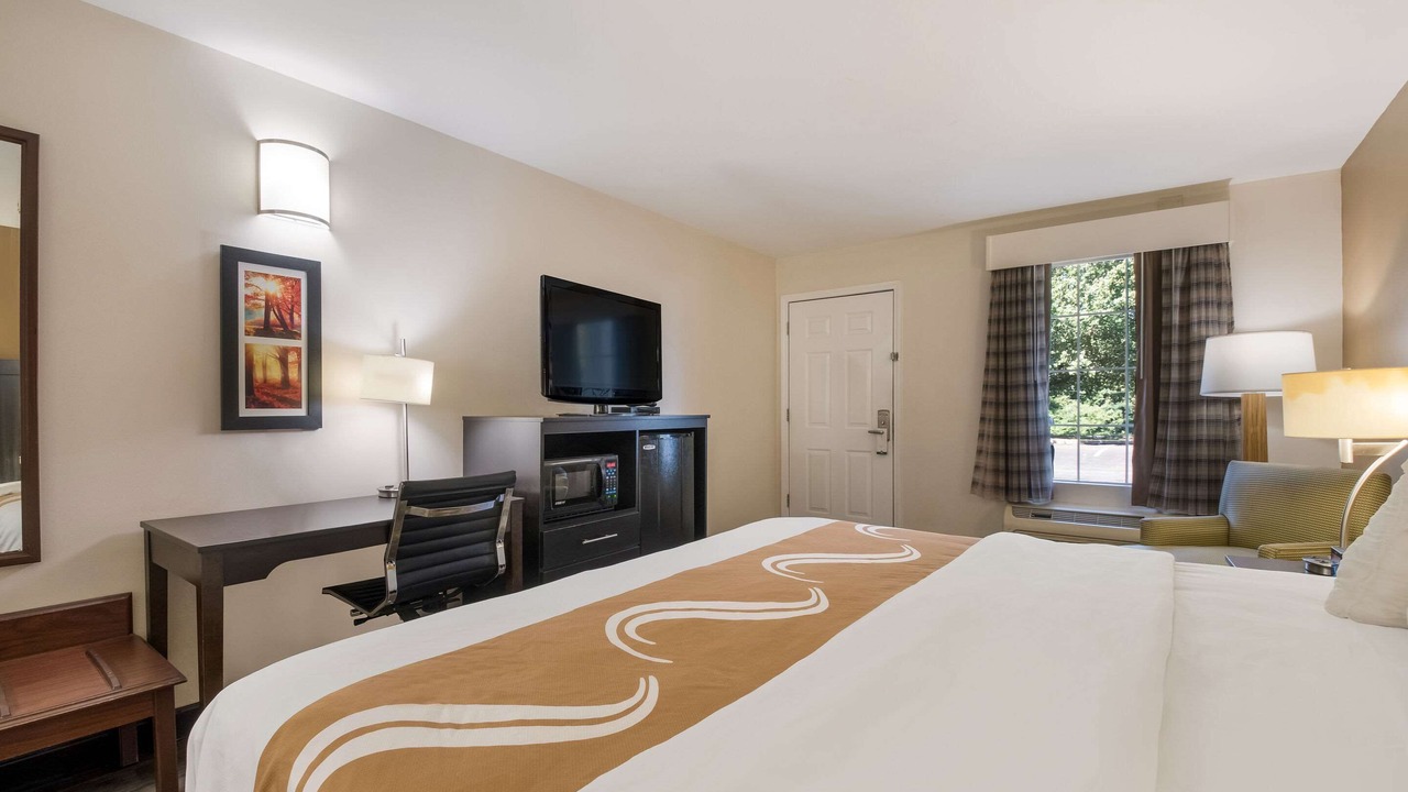Photo of Bedroom in Decherd
