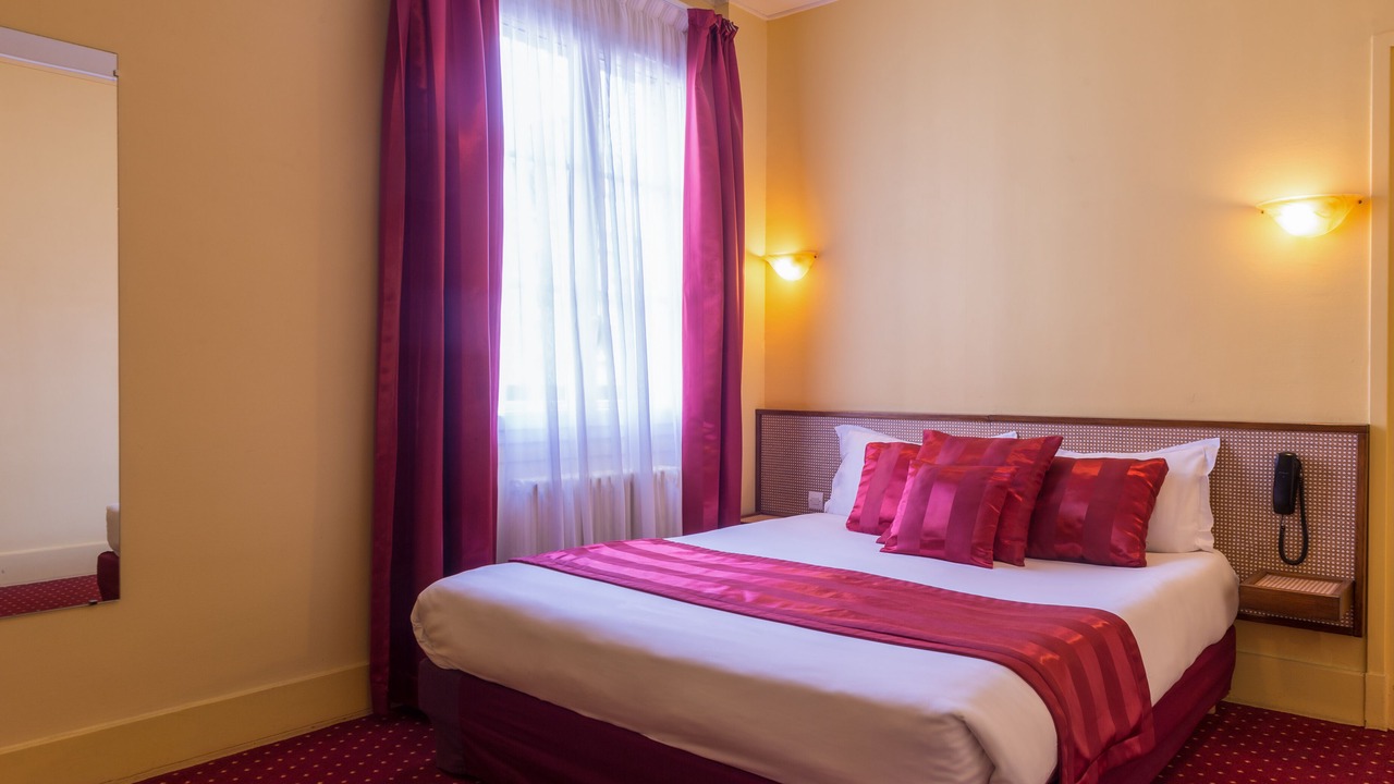 Photo of Bedroom in Lisieux