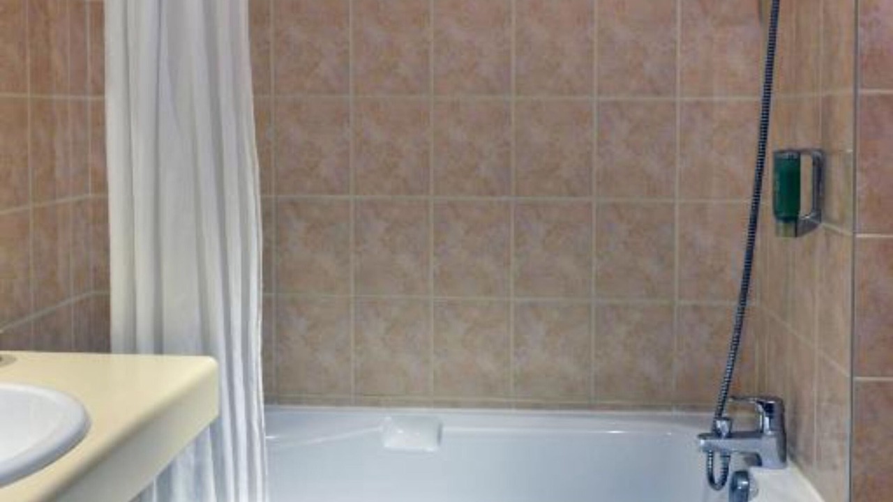 Photo of Bathroom in Solaize
