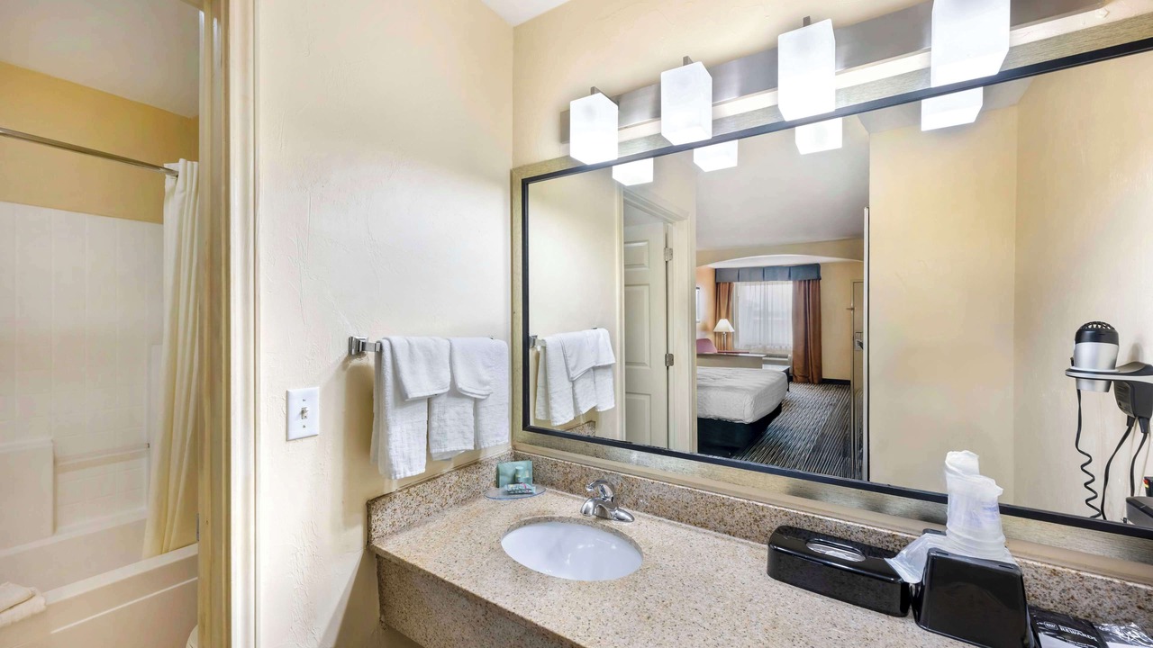 Photo of Bathroom in Ira