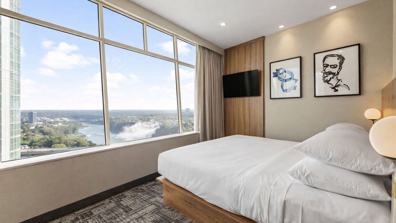 Photo of Bedroom in Fallsview