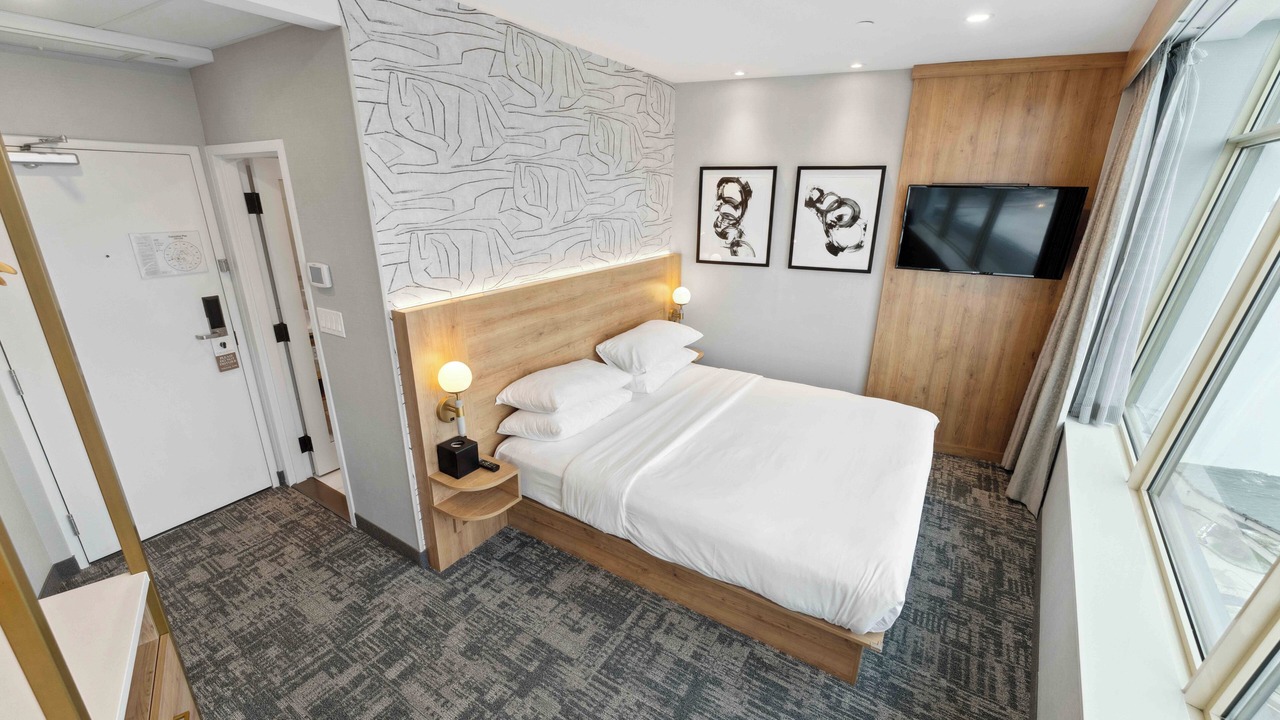 Photo of Bedroom in Fallsview