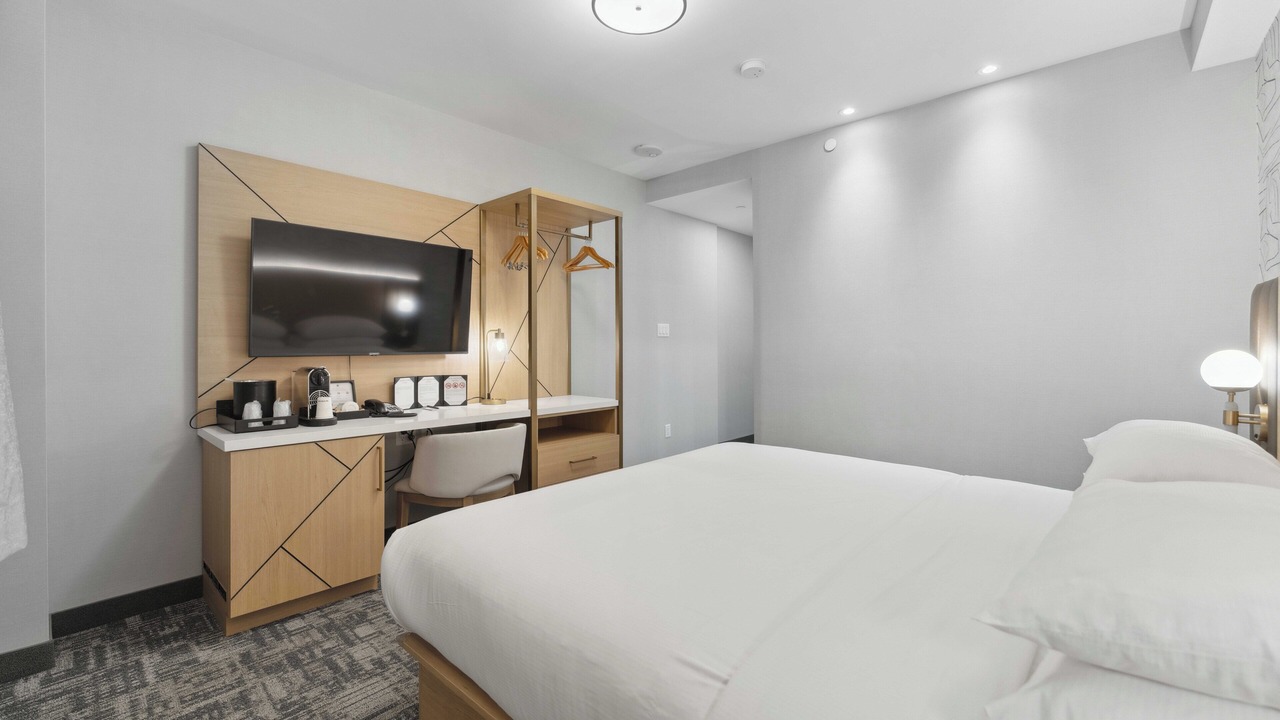 Photo of Bedroom in Fallsview