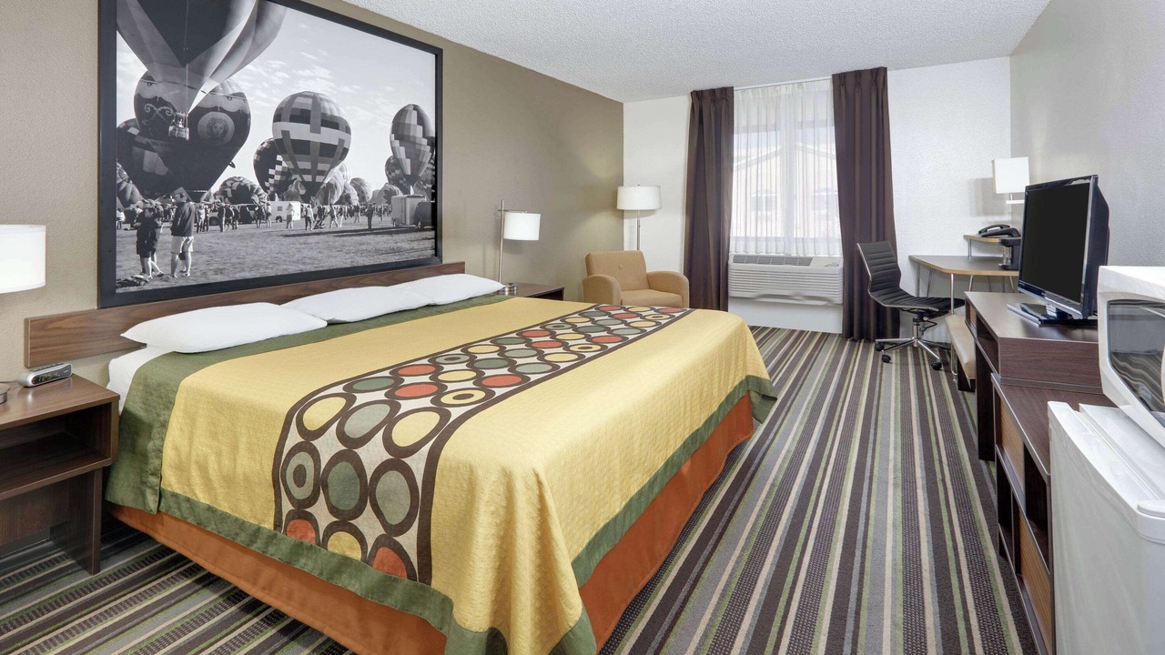 Photo of Bedroom in Roswell