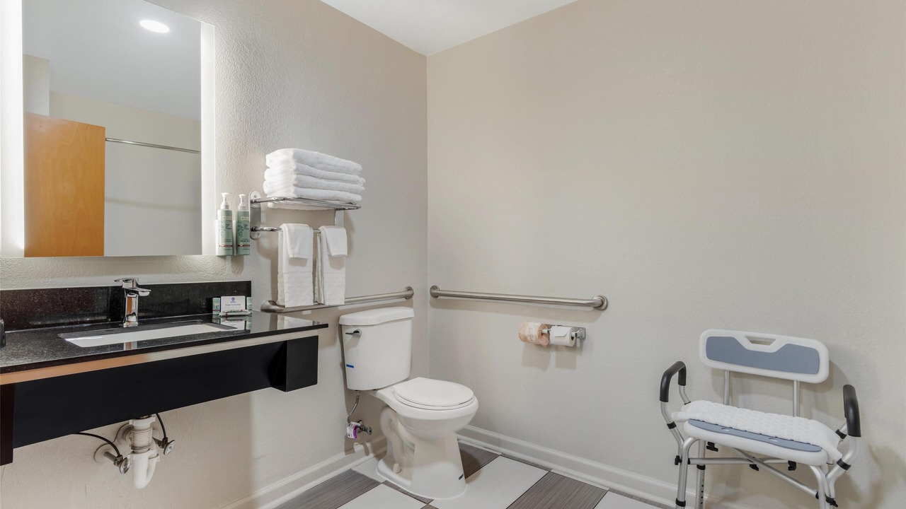 Photo of Bathroom in Commerce