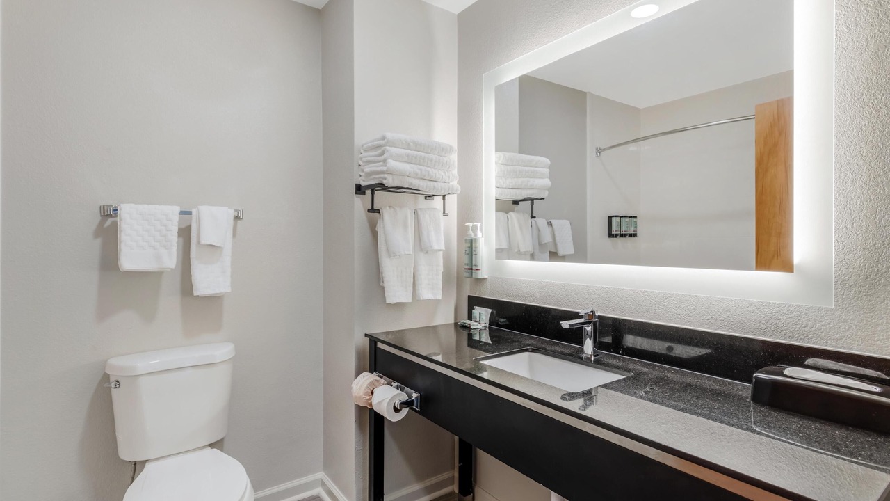 Photo of Bathroom in Commerce