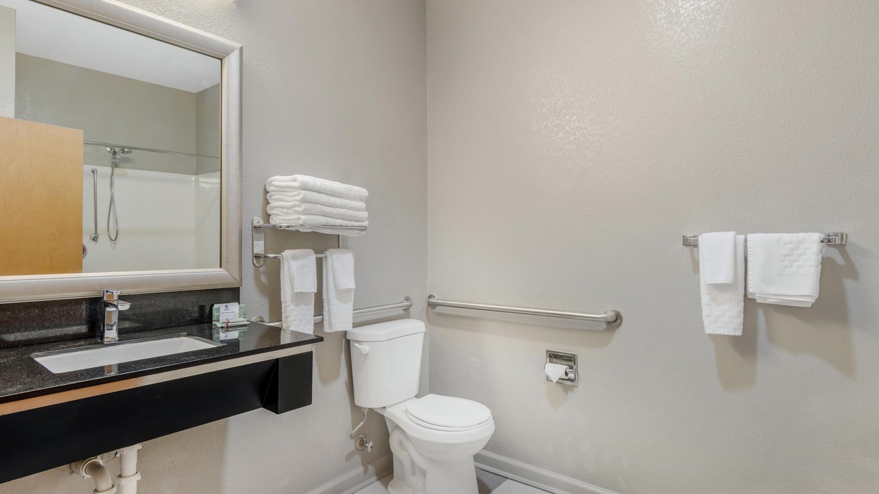Photo of Bathroom in Commerce
