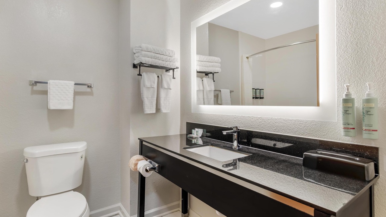 Photo of Bathroom in Commerce