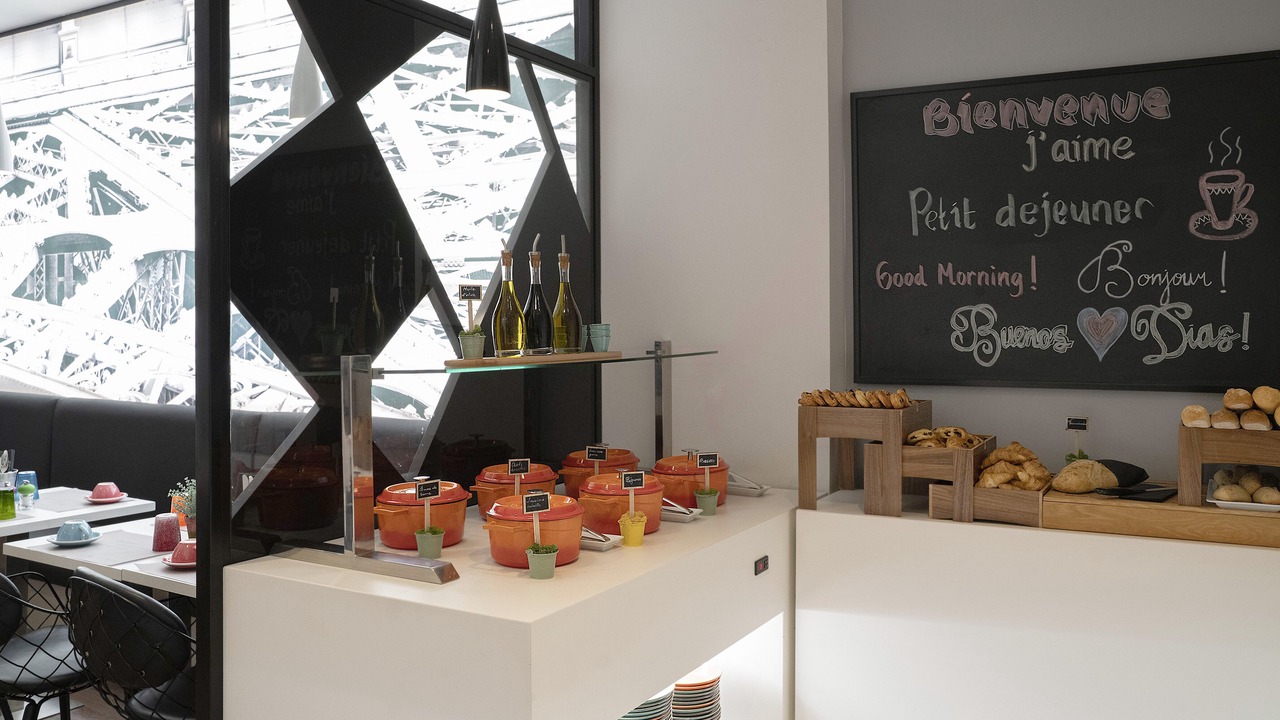 Photo of Others in 2nd Arrondissement