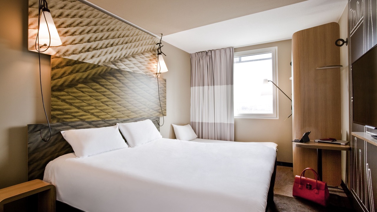 Photo of Bedroom in Saint-Denis