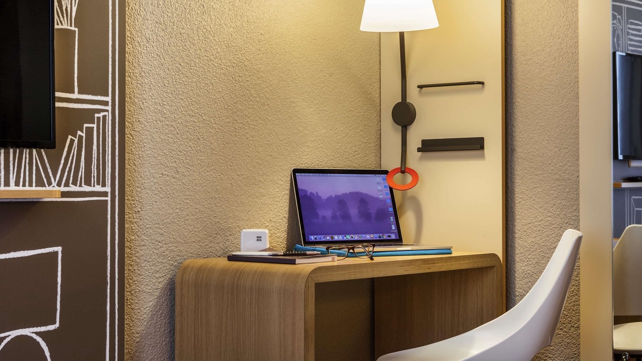 Photo of Bedroom in 10th Arrondissement