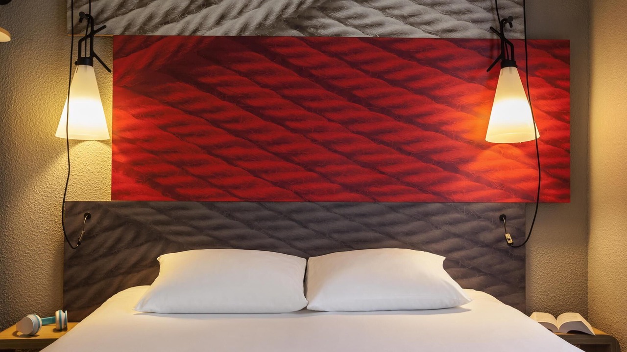Photo of Bedroom in 10th Arrondissement