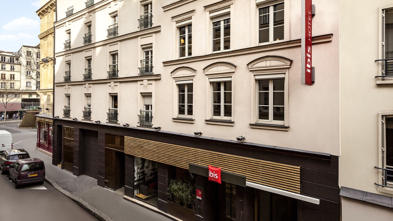 Photo of Bedroom in 10th Arrondissement