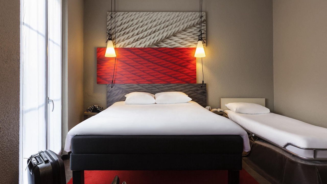 Photo of Bedroom in 10th Arrondissement