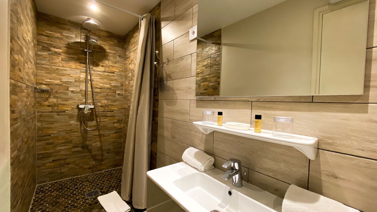 Photo of Bathroom in Avignon City Centre