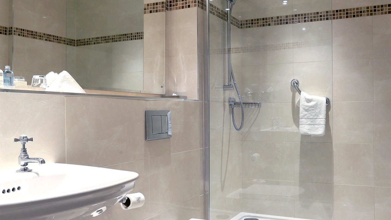 Photo of Bathroom in Woodbank