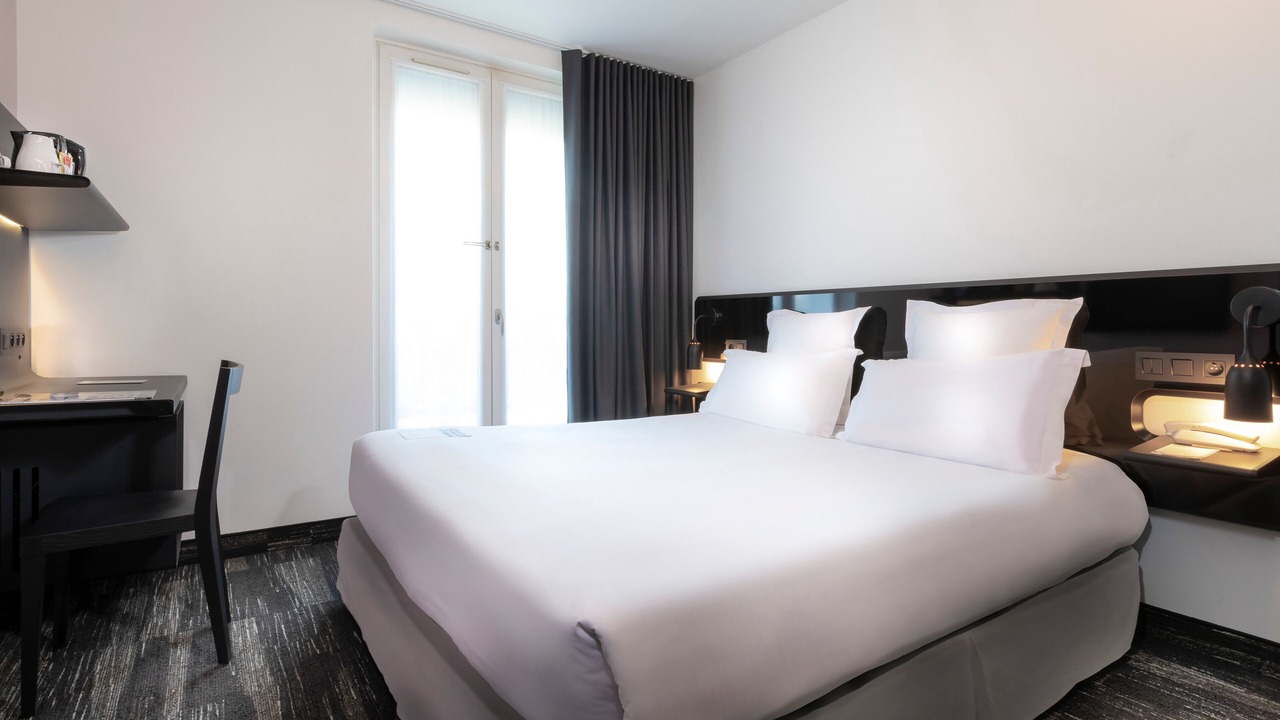 Photo of Bedroom in 10th Arrondissement