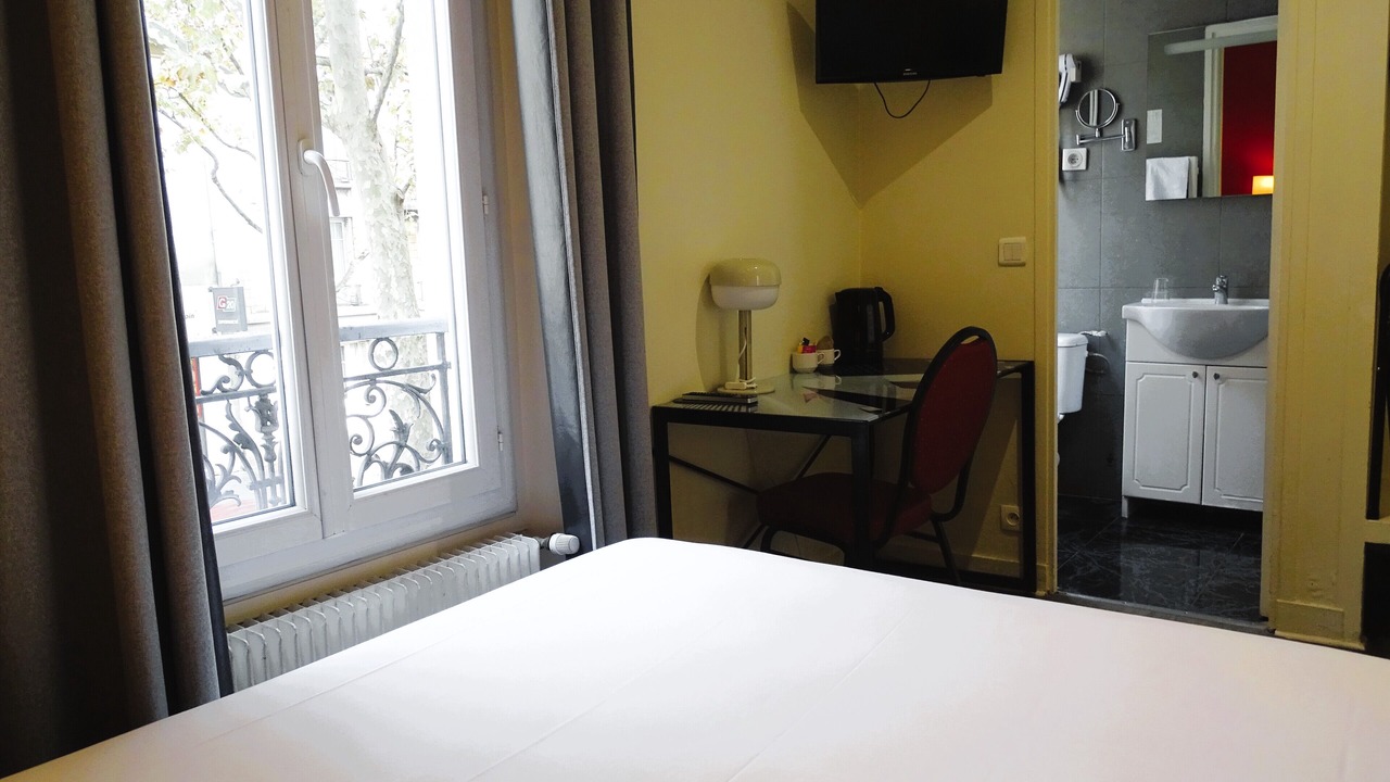 Photo of Bedroom in 20th Arrondissement