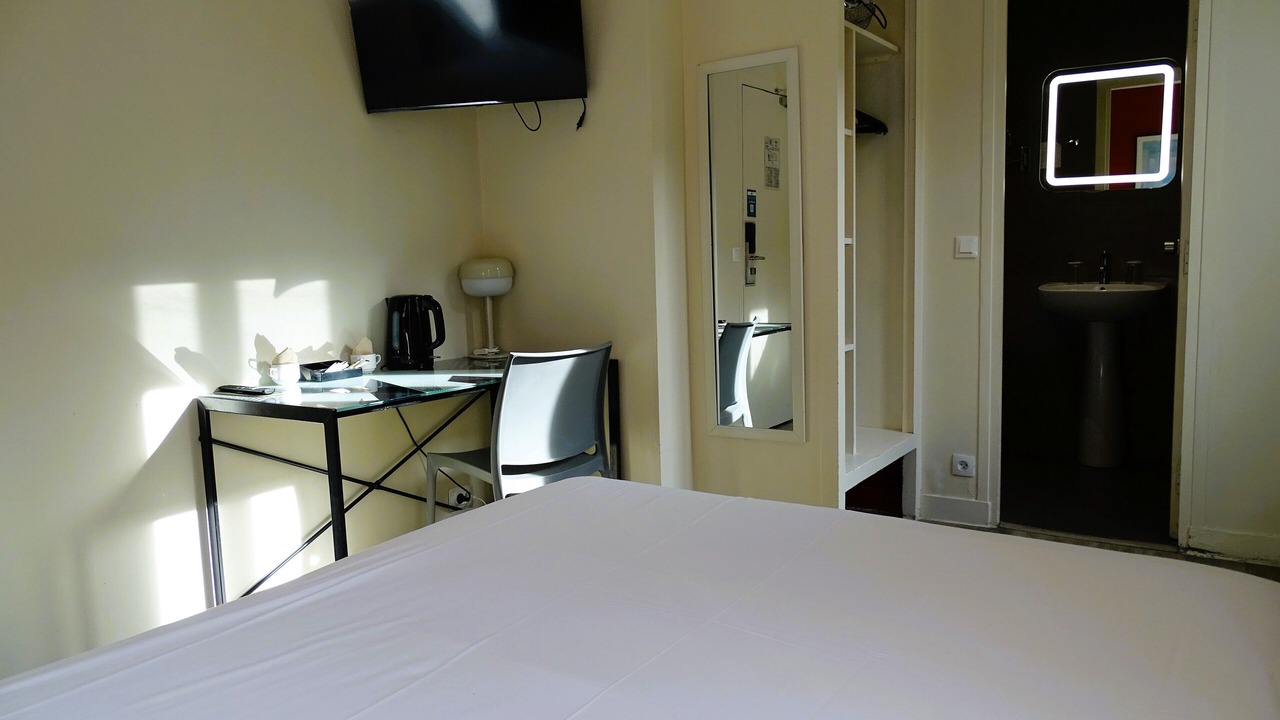 Photo of Bedroom in 20th Arrondissement