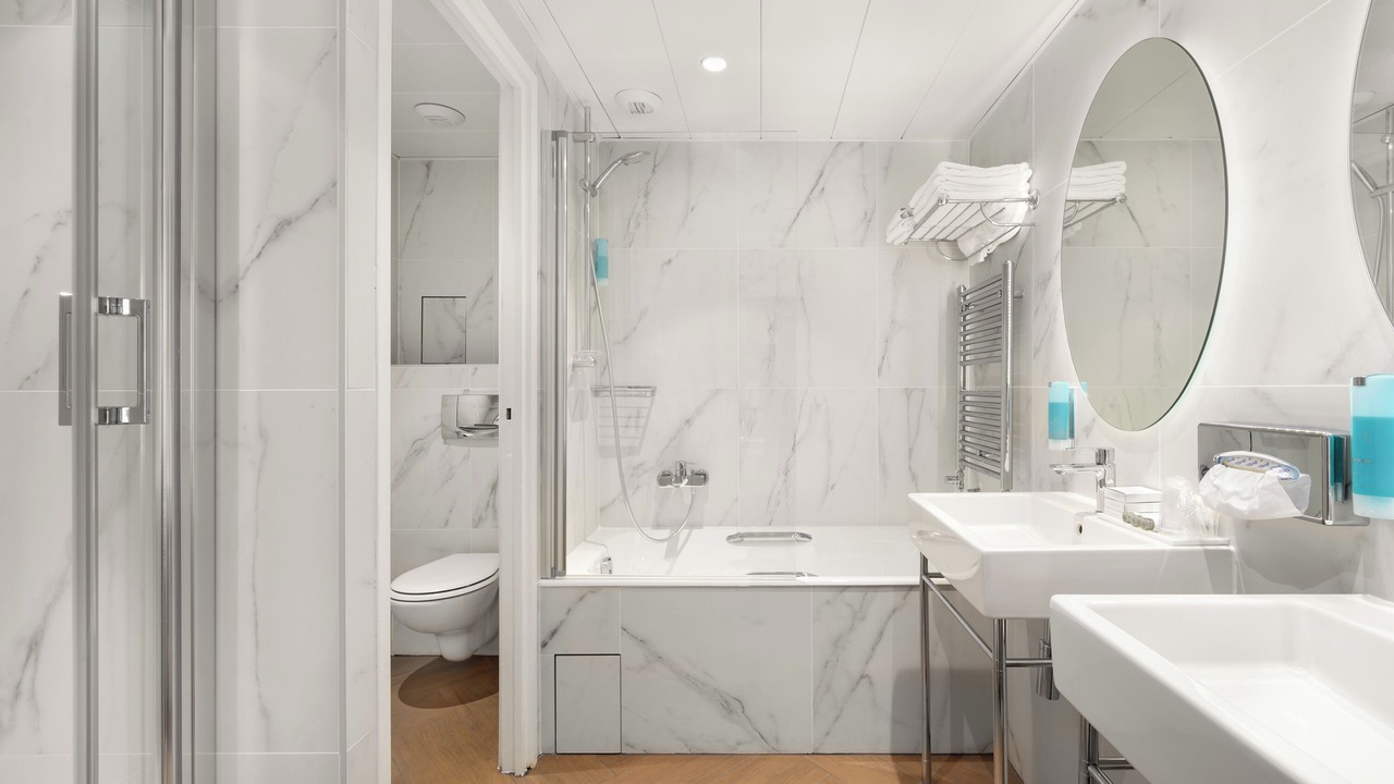 Photo of Others in Montparnasse