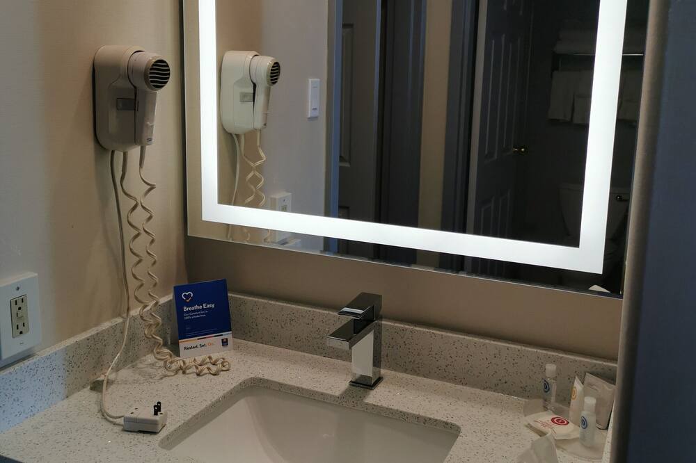 Photo of Bathroom in Banff Trail