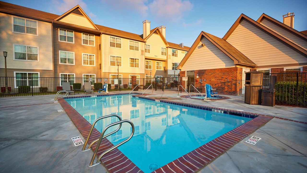 Photo of Outdoor in Cal Young