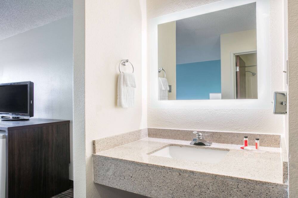 Photo of Bathroom in Scott