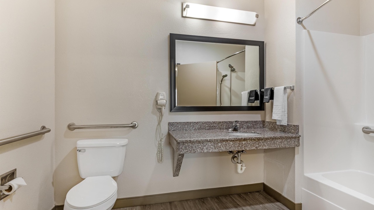 Photo of Bathroom in Neosho